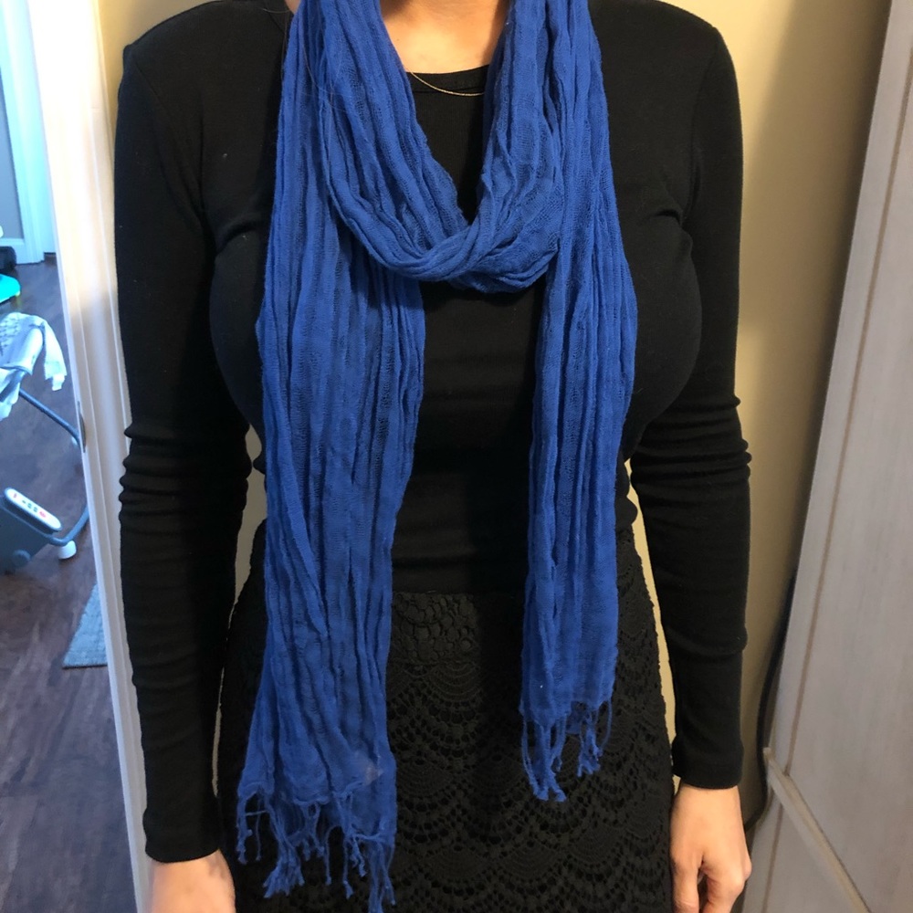 Blue scarf